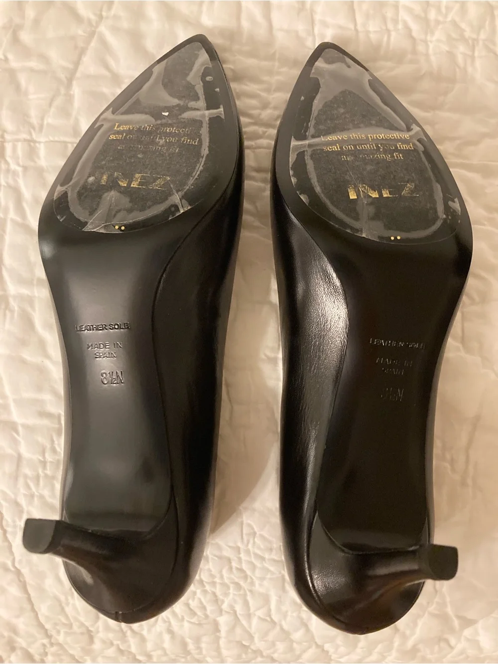Inez Lola Women's Black Pointed-Toe Mid Heel Pumps